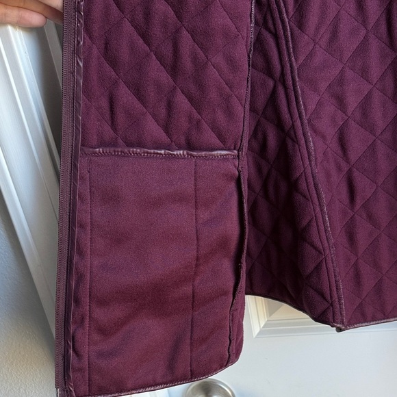 Van Heusen Deep Maroon Quilted Vest - Picture 5 of 8